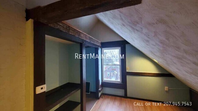 90 Clinton Ave Unit 3