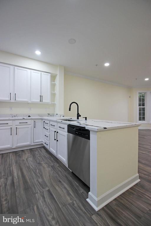 Photo - 3655 Islington St