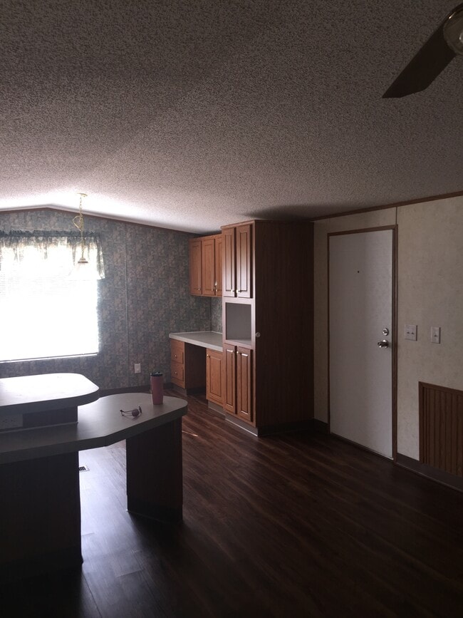 Photo - 2054 Krist Ln