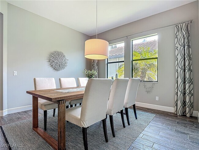 Photo - 4524 Tamarind Way