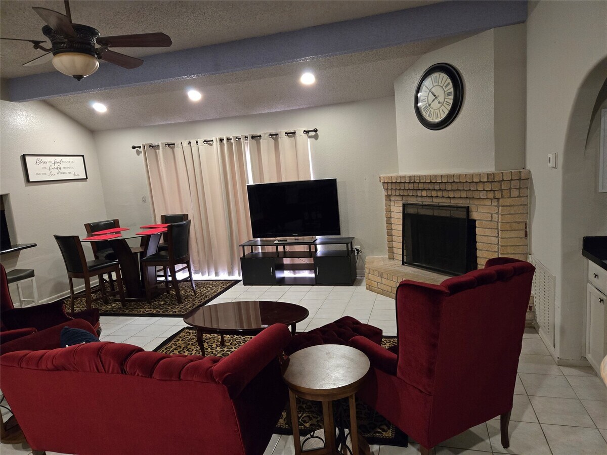 Photo - 4111 Knoll Glen Dr