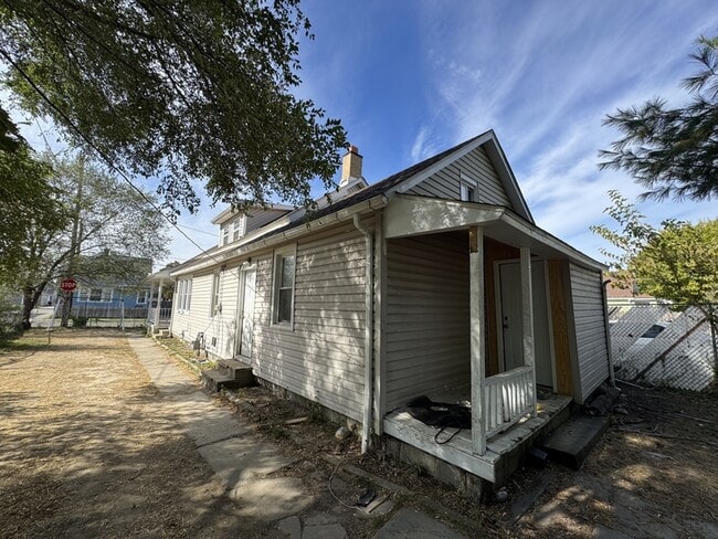 3233 W 50th St