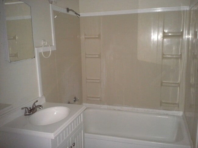 Photo - 1007 Harvey St