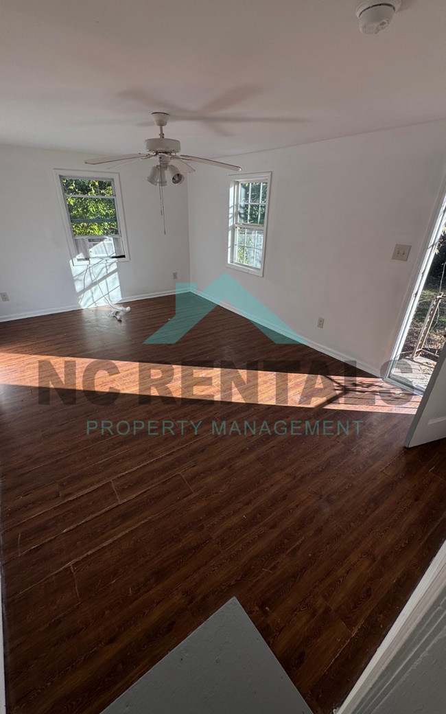 Building Photo - 613 Quarry St Unit D