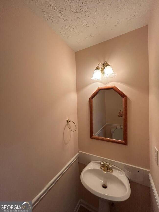 Photo - 5335 Lakebrooke Run