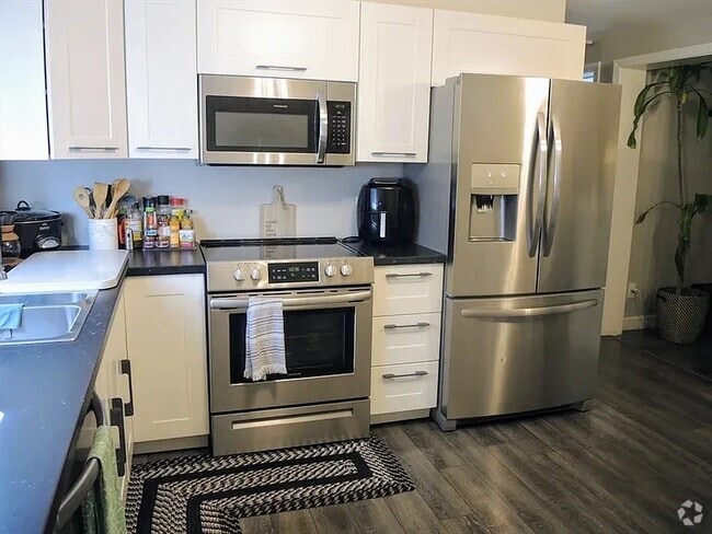 Building Photo - 172 Perry Ave Unit 3 Rental