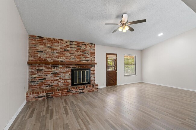 Photo - 325 Heartwood Dr