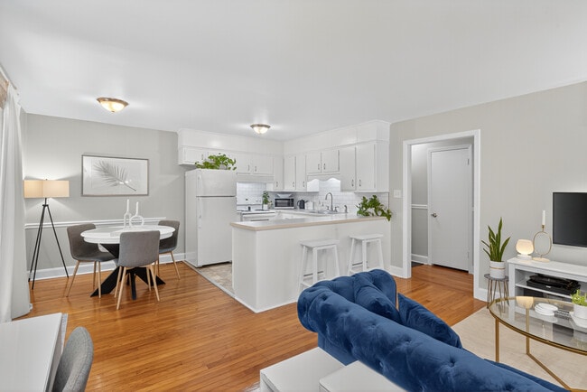 Building Photo - 930 Norland Rd Unit C Rental