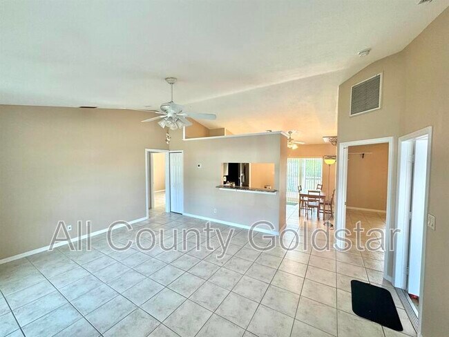 Photo - 2587 Logsdon St