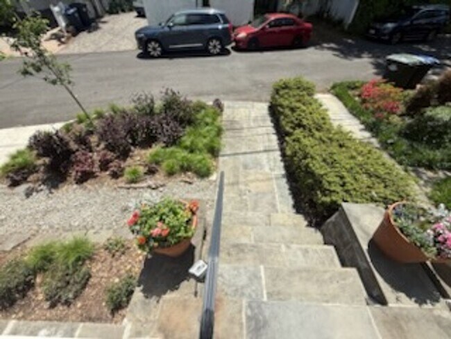 Photo - *DREAM LOCATION* 6BR Completely Renovated Duplex