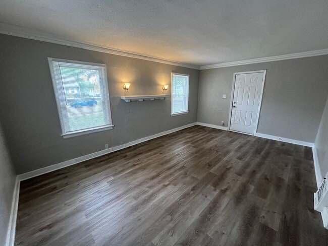 Photo - 6126 S Benton Ave