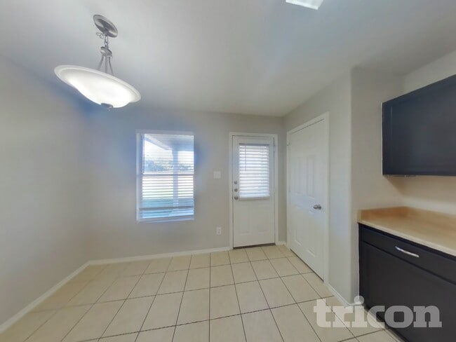 Photo - 8615 Silver Willow