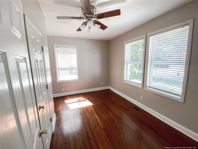 Photo - 302 E 13th St