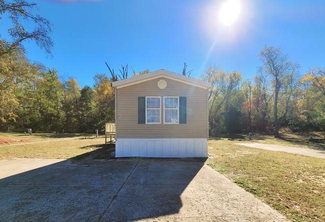 Photo - 92 Deerwood Park