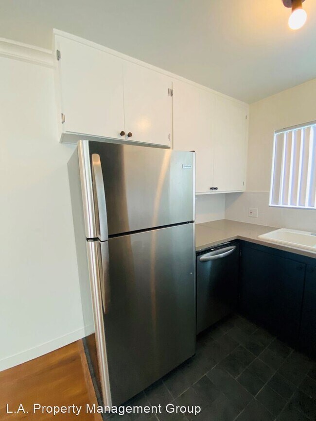 Photo - 1437 E Windsor Rd Unit #16