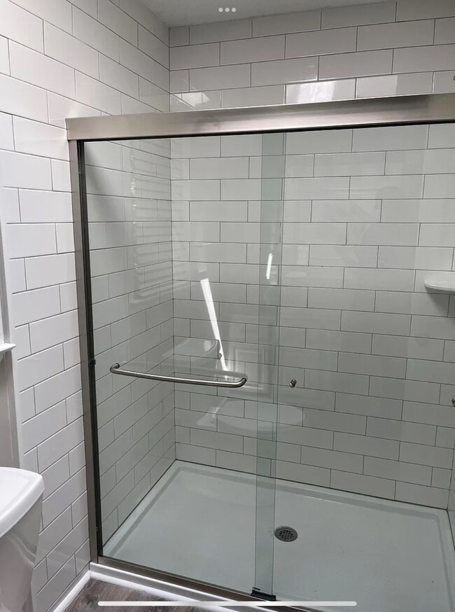 Photo - 4218 Queen Victoria Pl