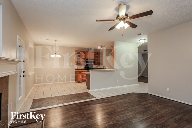 Photo - 513 Branch Ln