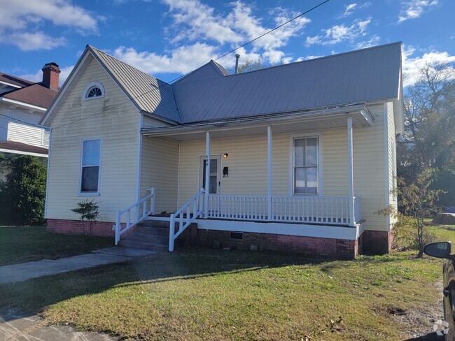 Building Photo - 209 E Caswell St Rental