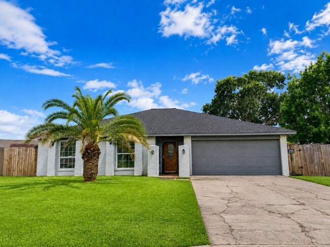 Building Photo - 15719 Red Springs Dr