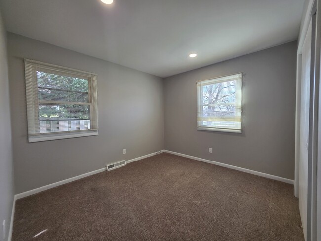 Photo - 407 Warner St