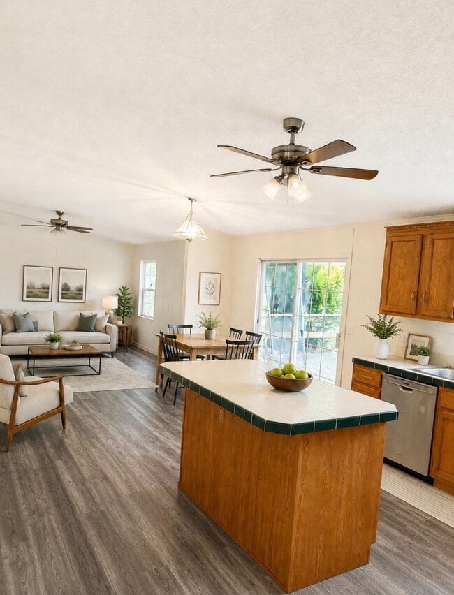 Photo - 1506 Airline Ct