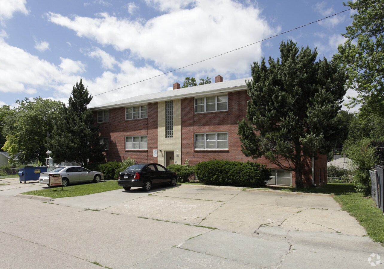 Photo - 6020 Birch St Apartments