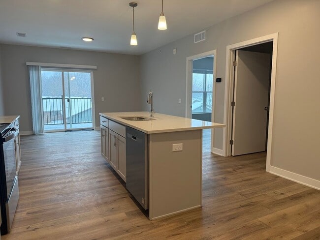Photo - Oakbrook Apartments (PLACEMENT) Unit #1