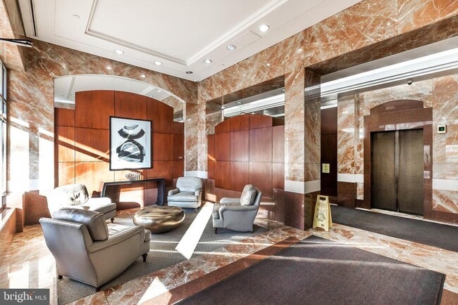 Building Photo - 4801 Fairmont Ave Unit 713