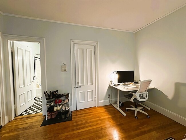 Photo - 229 Newbury St Unit 5##