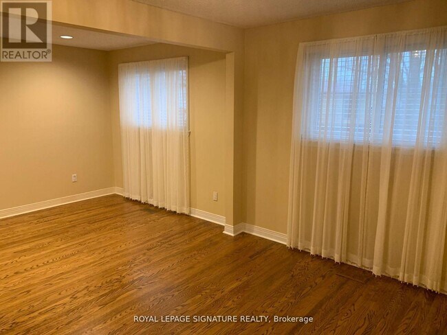 Photo - 3317 Carillion Ave