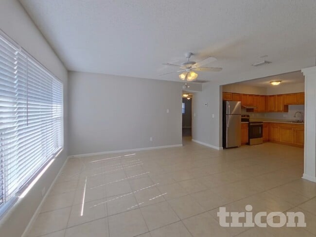 Photo - 1440 Overlea St