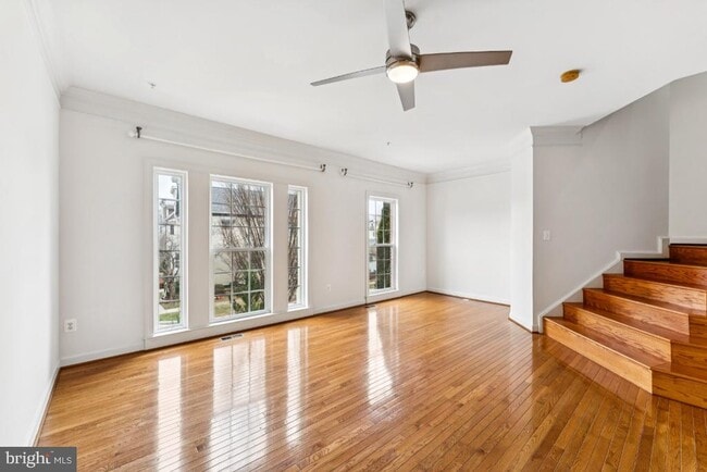 Photo - 8915 Amelung St