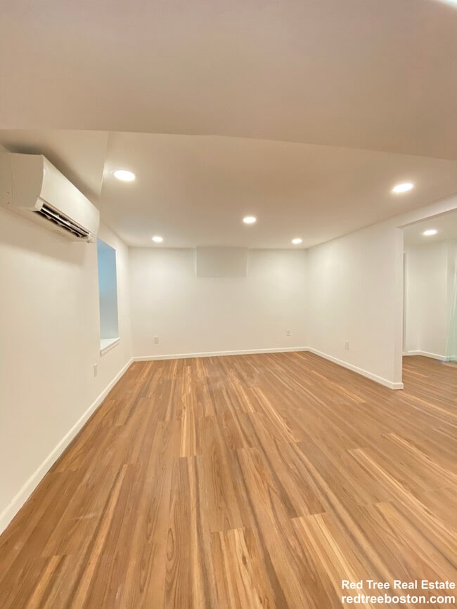 Photo - 688 Parker St Unit 1