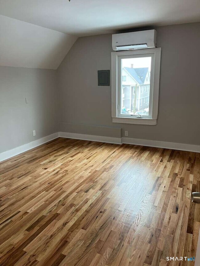 Photo - 85 James St Unit 3rd