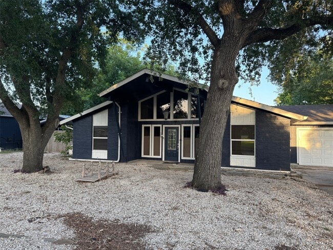 Building Photo - 124 Bluff Dr Rental