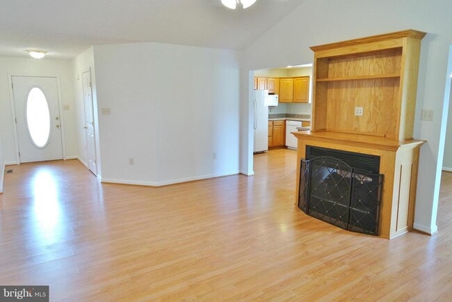 Photo - 9902 Woodbine Way