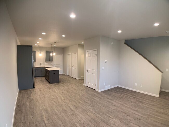 Valley View Townhomes - Valley View Townhomes Unit 4970