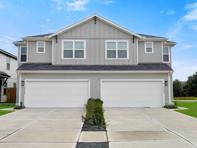 Building Photo - Inviting 3 Bed / 2.5 Bath Townhome with Flex Space & Easy I-10 Access in Katy