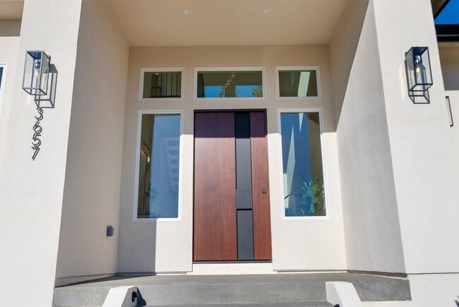 Photo - 3657 Crown Hill Dr