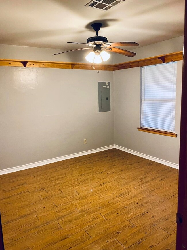 Photo - 460 County Rd 2212