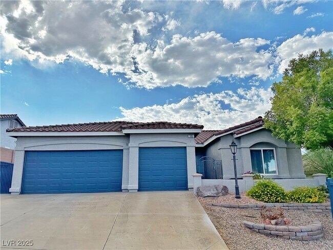 Photo - 105 Crescent Bay St