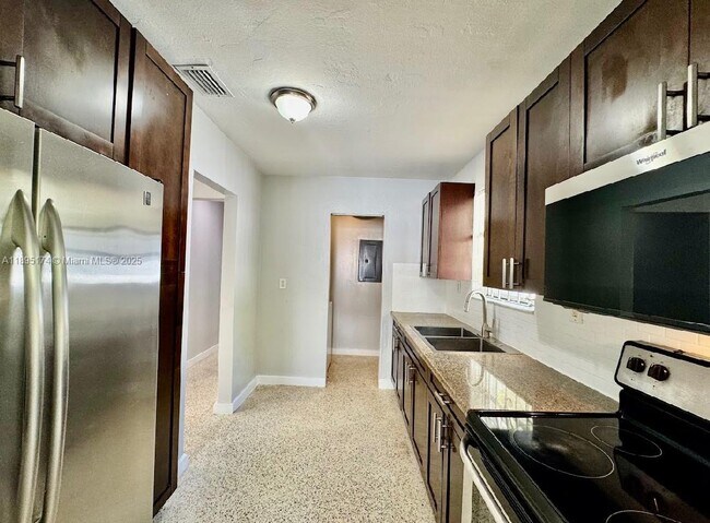Photo - 901 NW 55th St