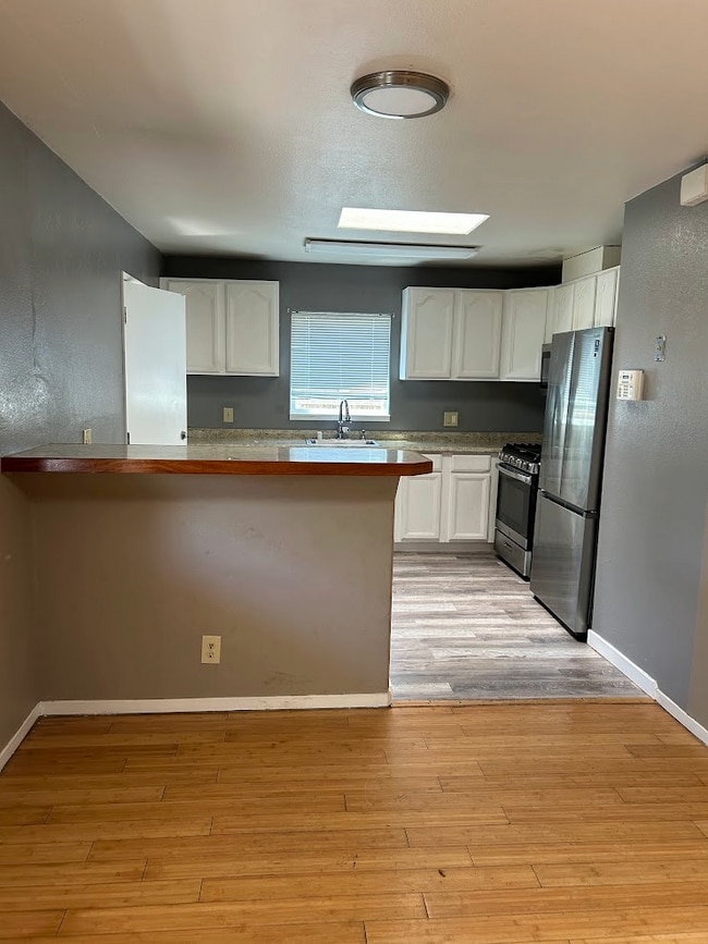 Photo - 145 Poinsettia Ave