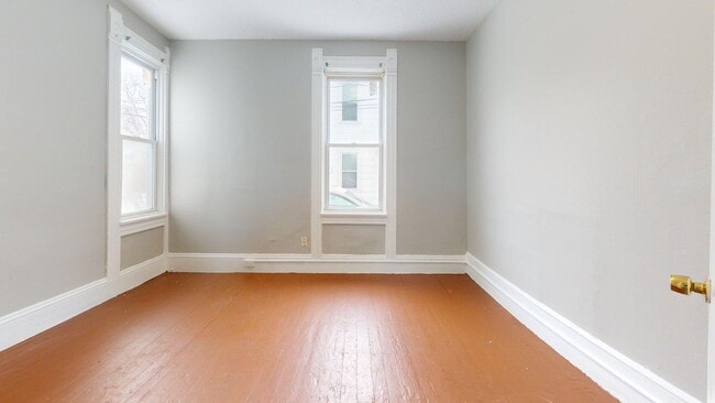 Photo - 3165 W 31st St