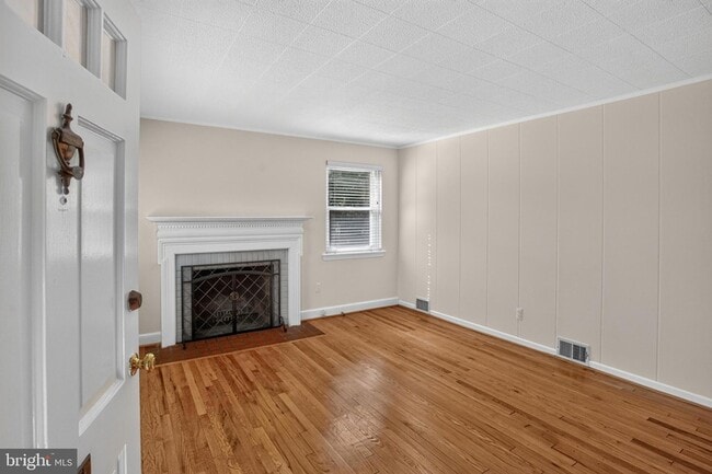Photo - 5915 Ryland Dr