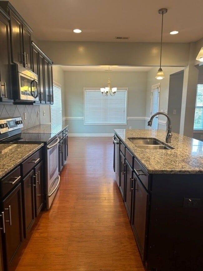 Photo - 103 Clovis Ct