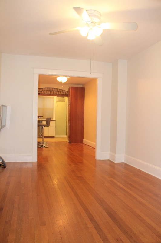 1121 Oates St NE
