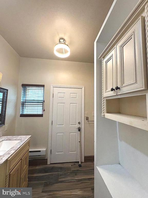 Photo - 225 S 49th St