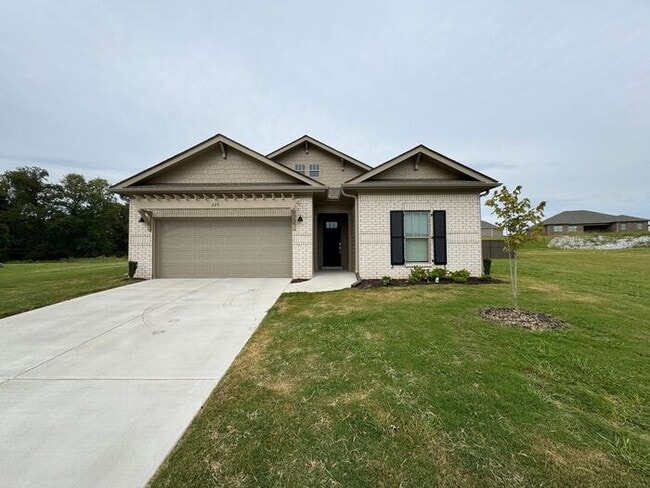 Building Photo - Clift Farm home WITH FENCED YARD