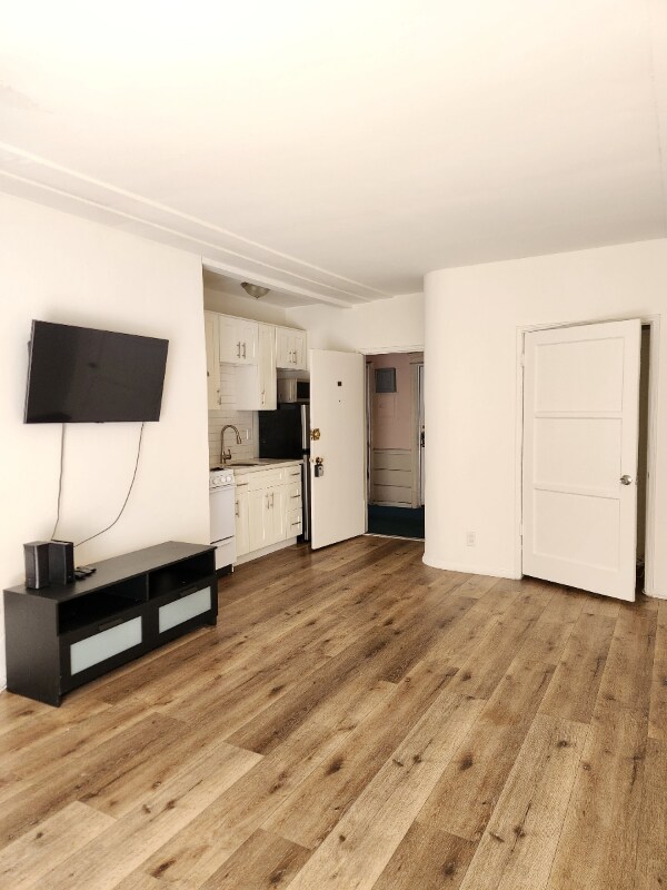 Photo - 1781 N Orchid Ave Unidad 107